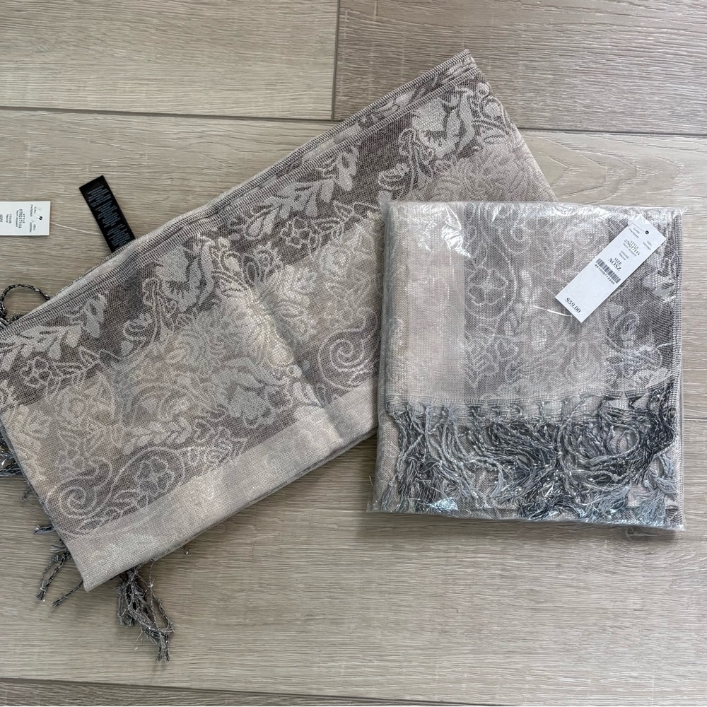 White House Black Market | Gray and Cream Patterned Scarf |NWT | 2 available